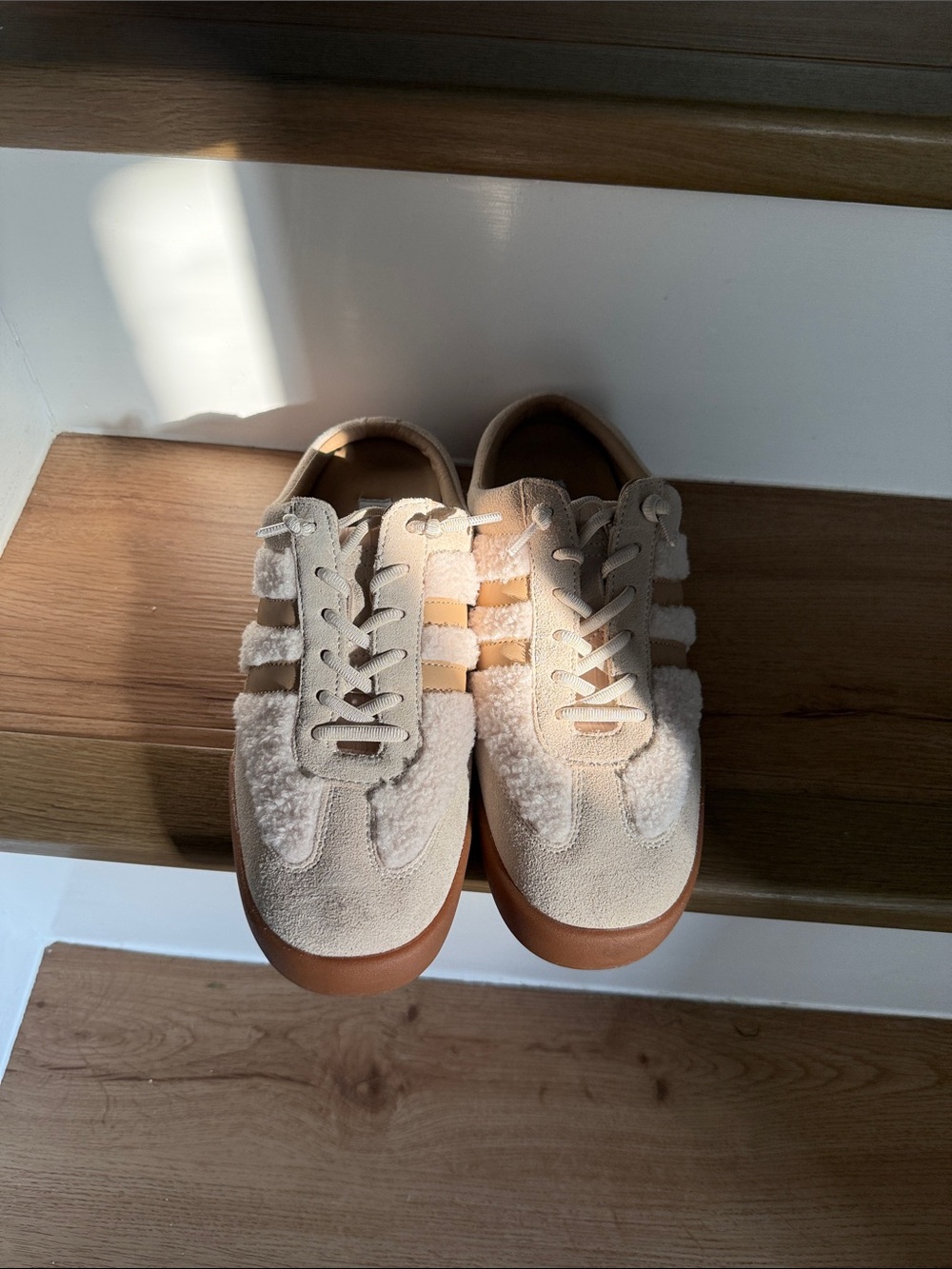 NWOT Steve Madden Beige Sherpa Suede Lace-Up Sneaker Mules